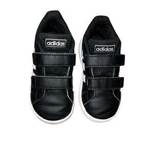 Adidas Kids Sneakers in Black and White